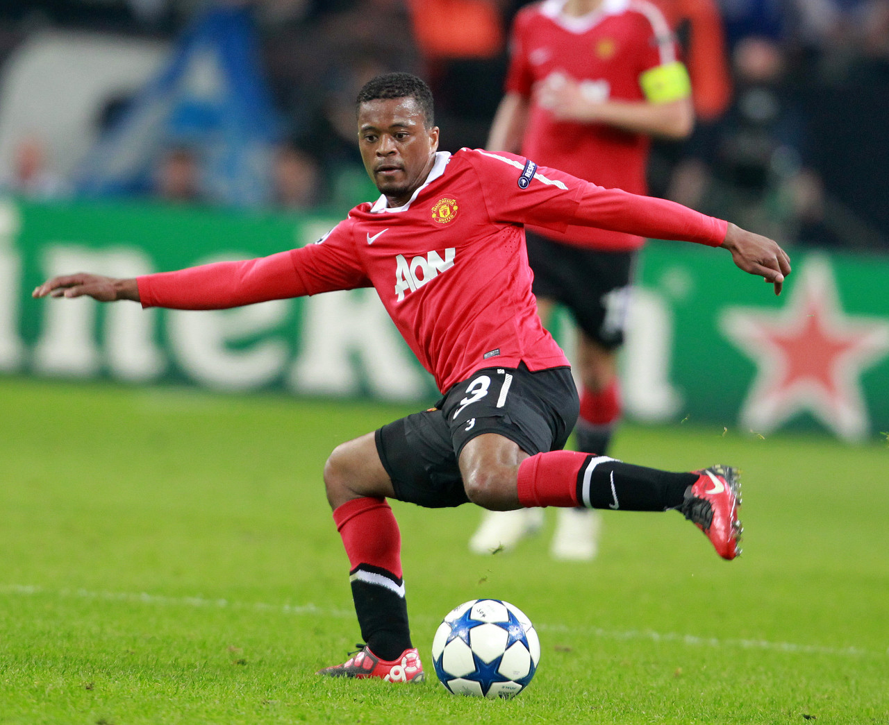 类拔萃的存 类拔萃的存