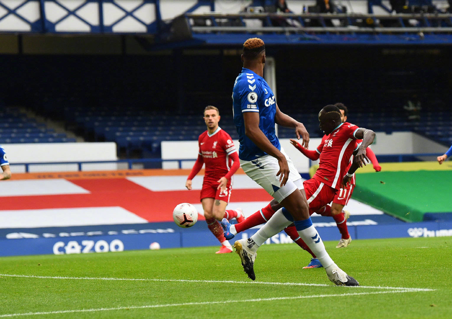 在中场人员 在中场人员